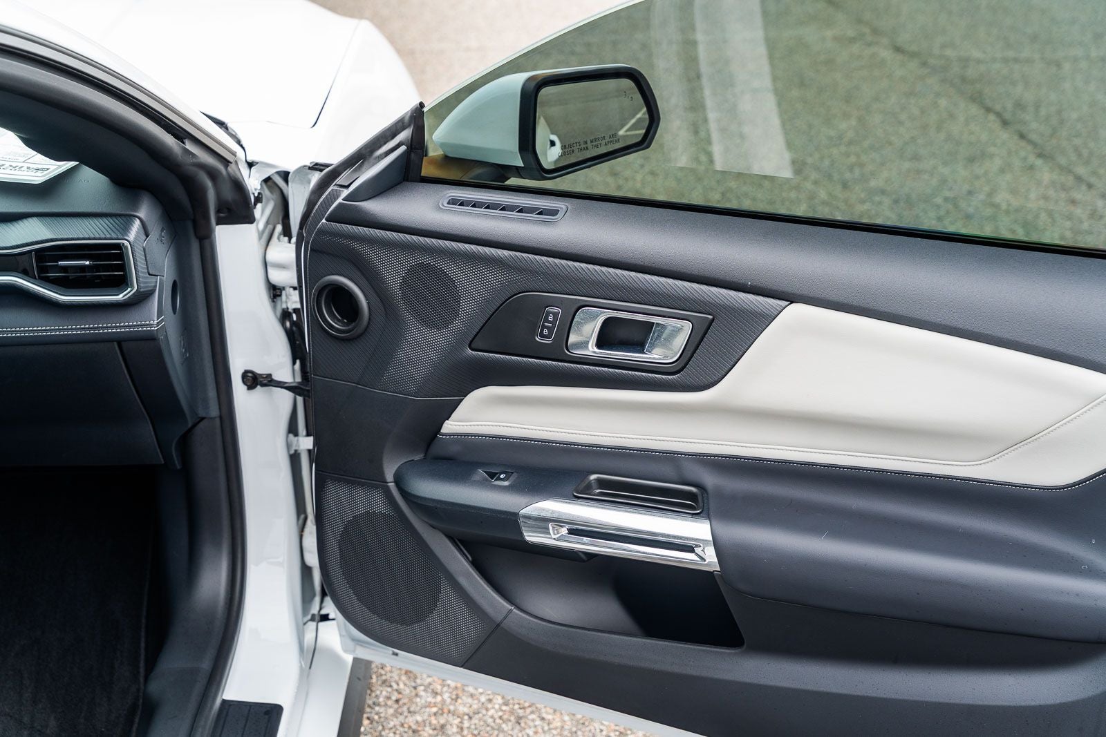 2025 Ford Mustang EcoBoost Premium 2.3L