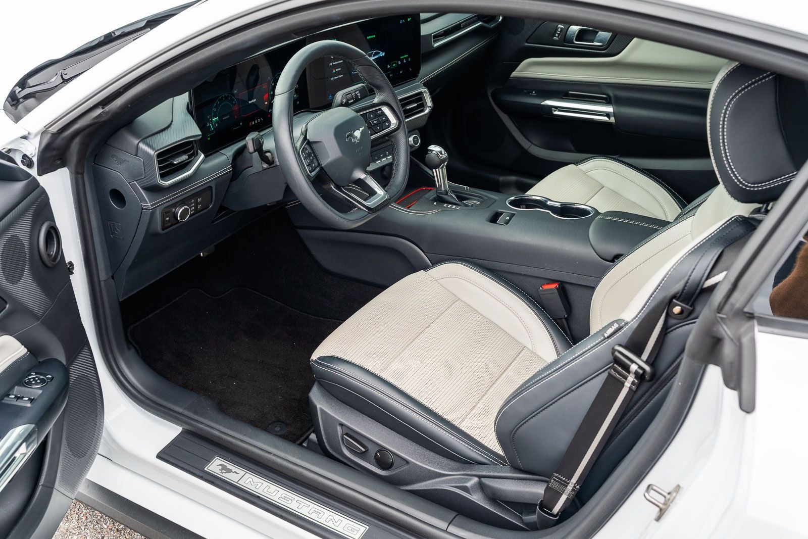2025 Ford Mustang EcoBoost Premium 2.3L