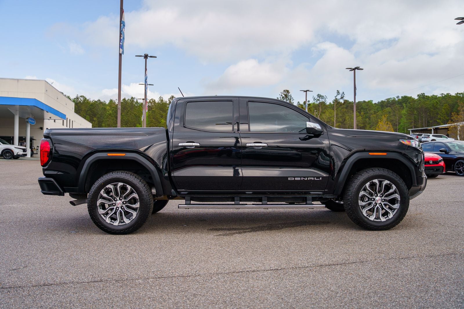 2023 GMC Canyon Denali