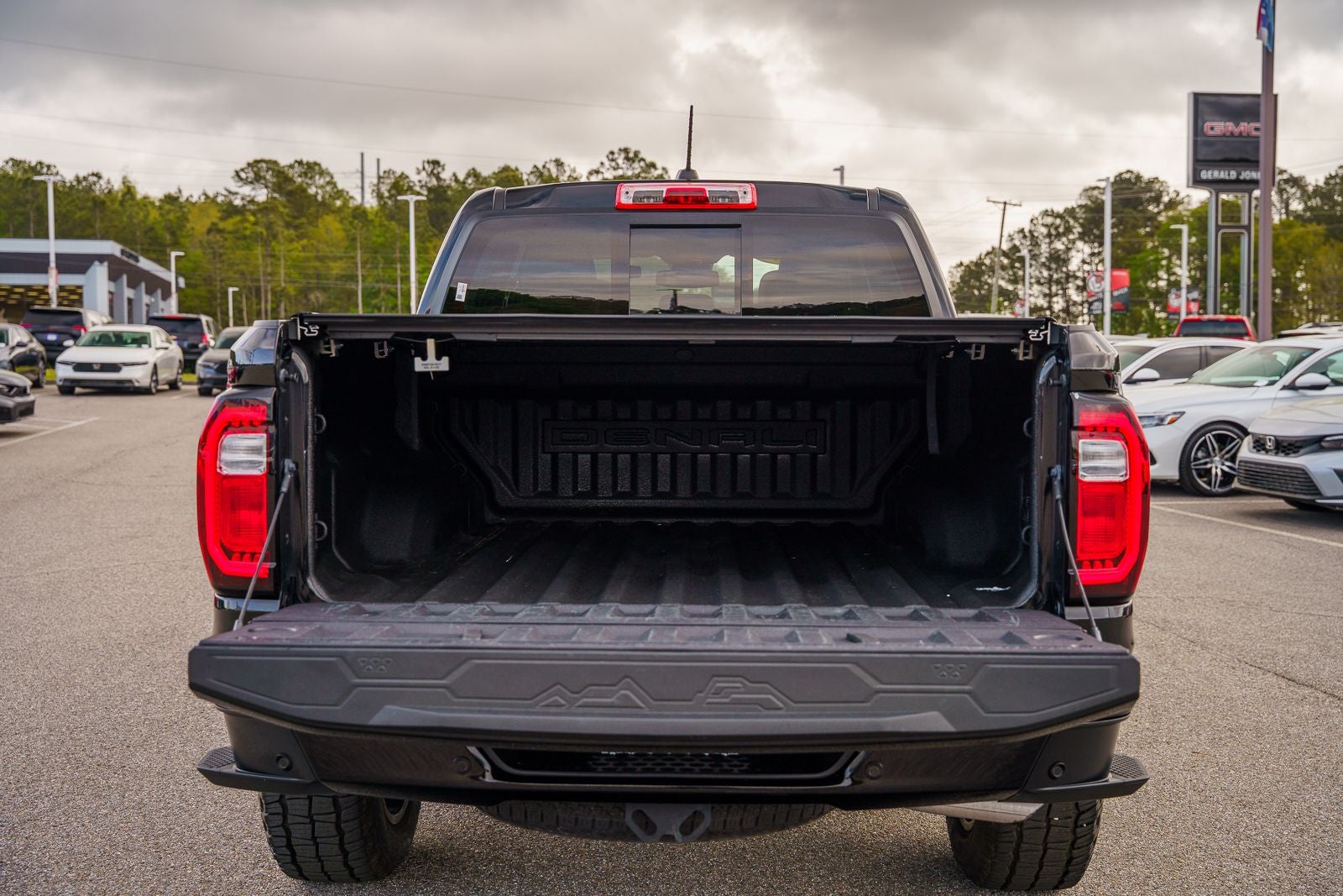 2023 GMC Canyon Denali