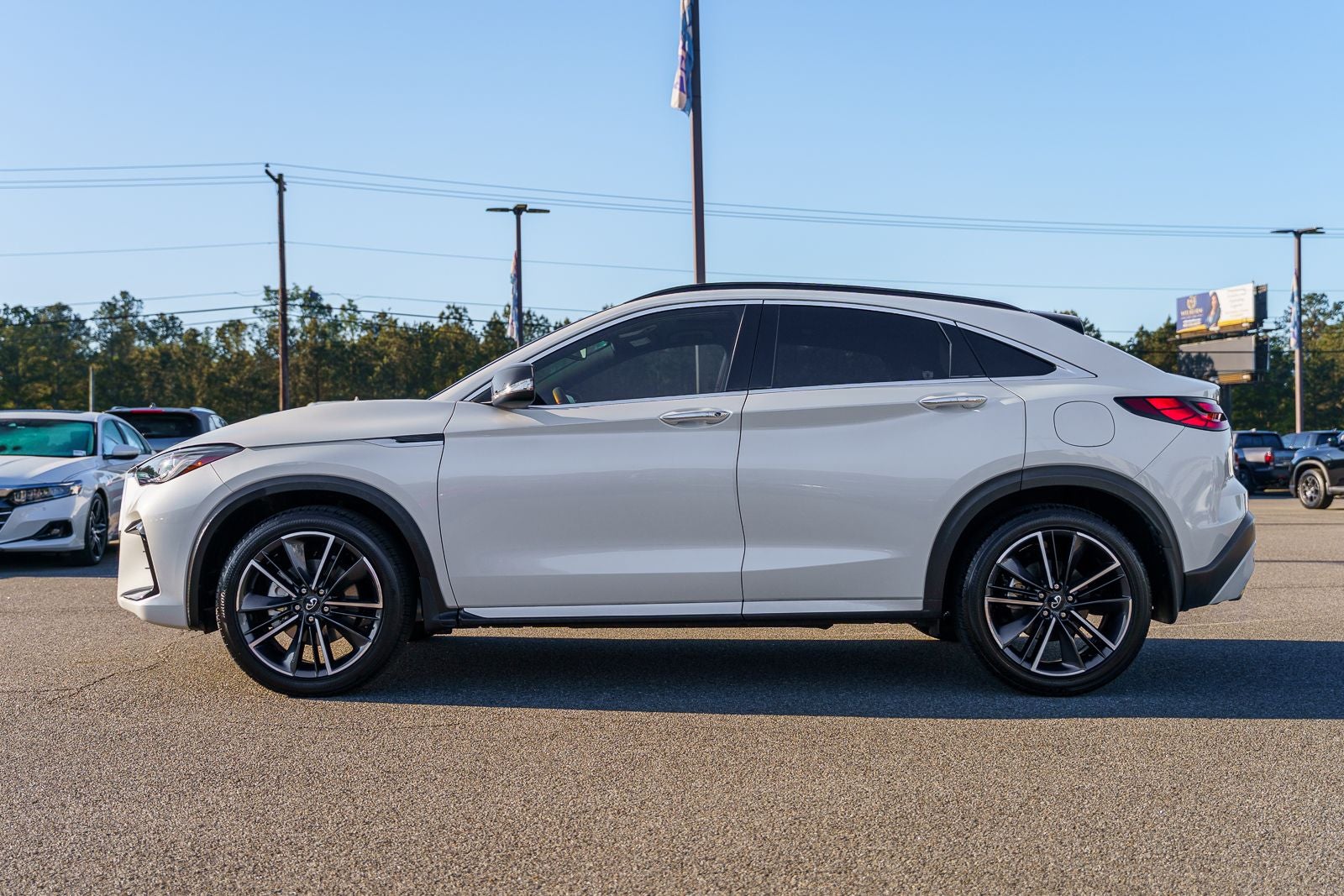 2023 INFINITI QX55 LUXE