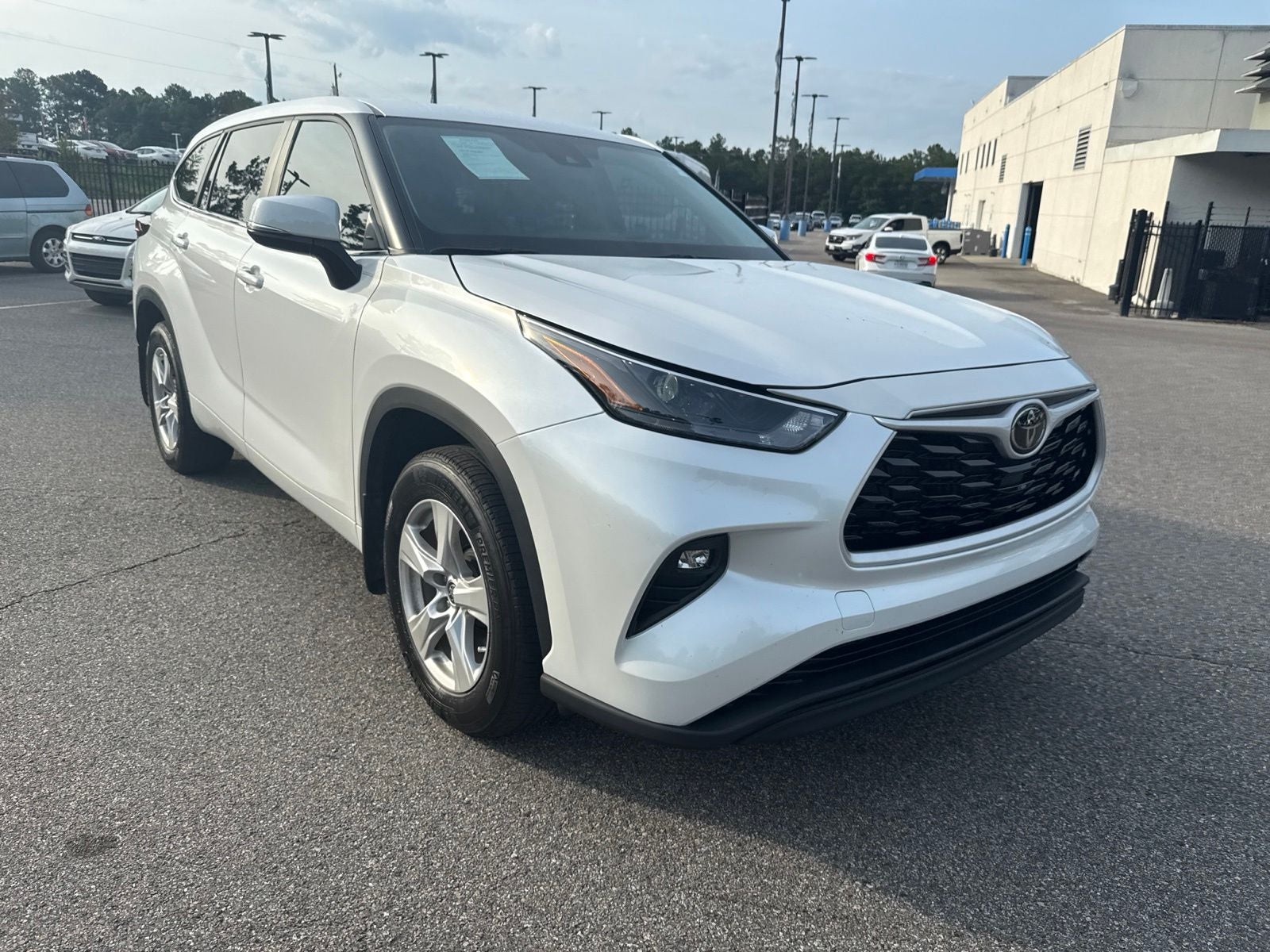 2024 Toyota Highlander LE