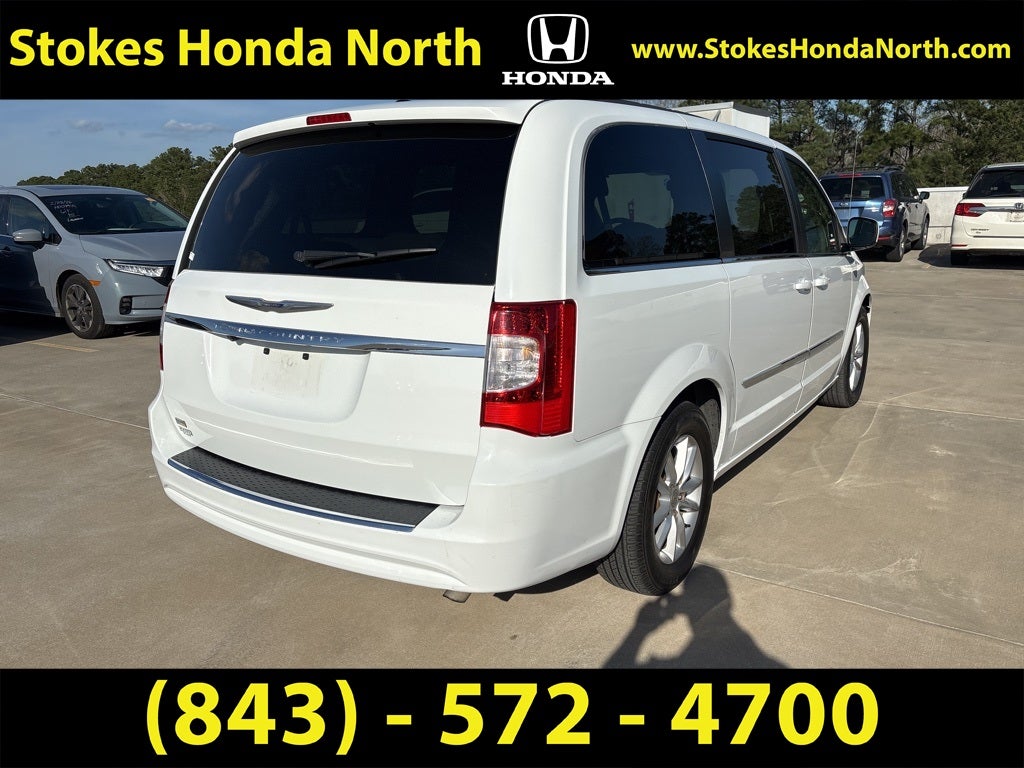 2016 Chrysler Town & Country Touring