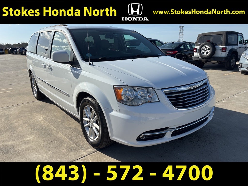 2016 Chrysler Town & Country Touring