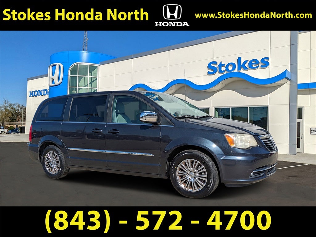 2014 Chrysler Town & Country Touring-L