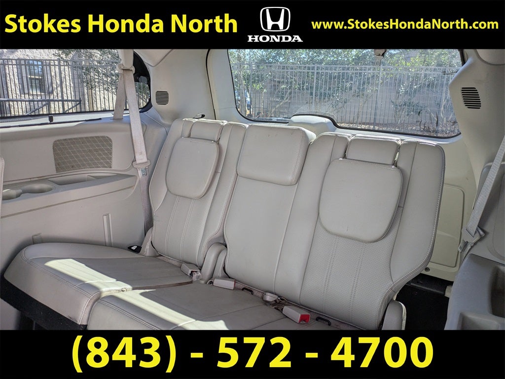 2014 Chrysler Town & Country Touring-L