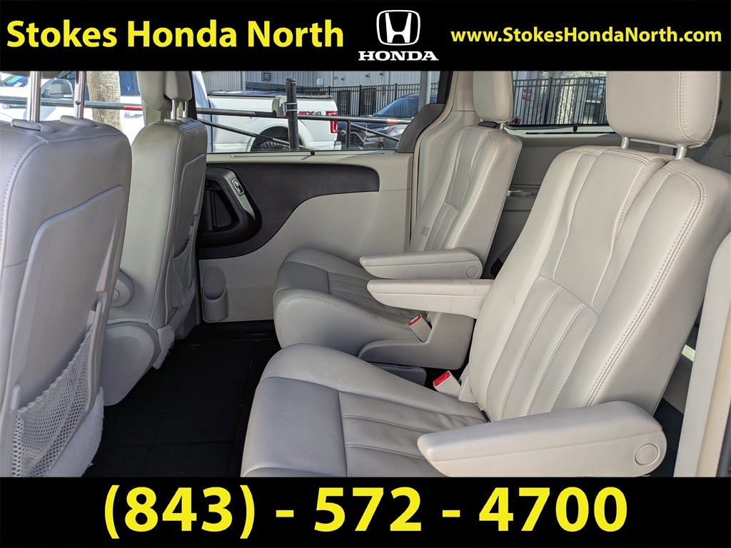 2014 Chrysler Town & Country Touring-L