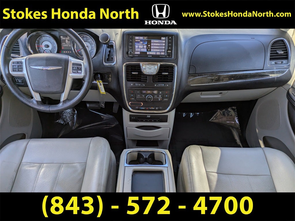 2014 Chrysler Town & Country Touring-L