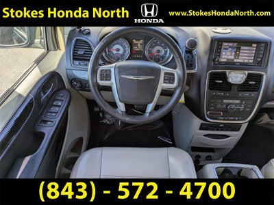 2014 Chrysler Town & Country Touring-L