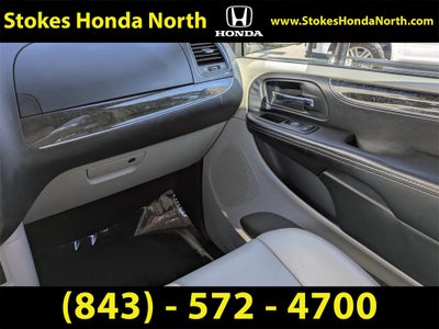 2014 Chrysler Town & Country Touring-L