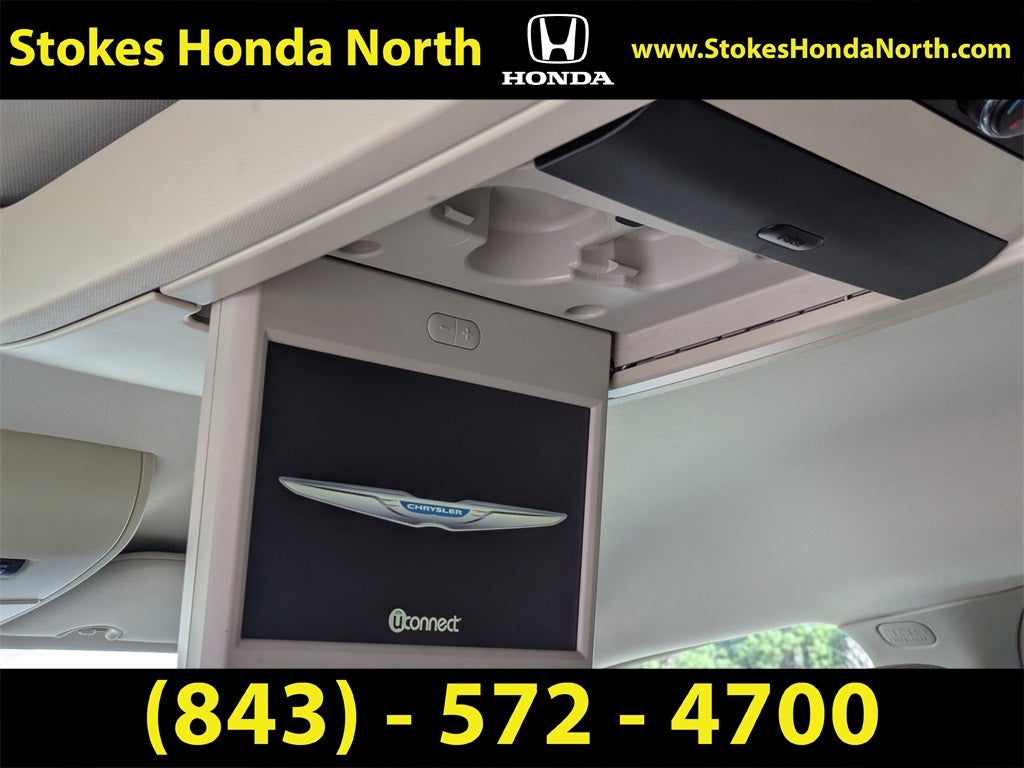 2014 Chrysler Town & Country Touring-L