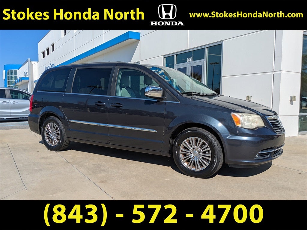 2014 Chrysler Town & Country Touring-L