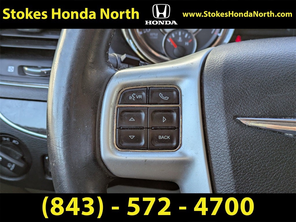 2014 Chrysler Town & Country Touring-L