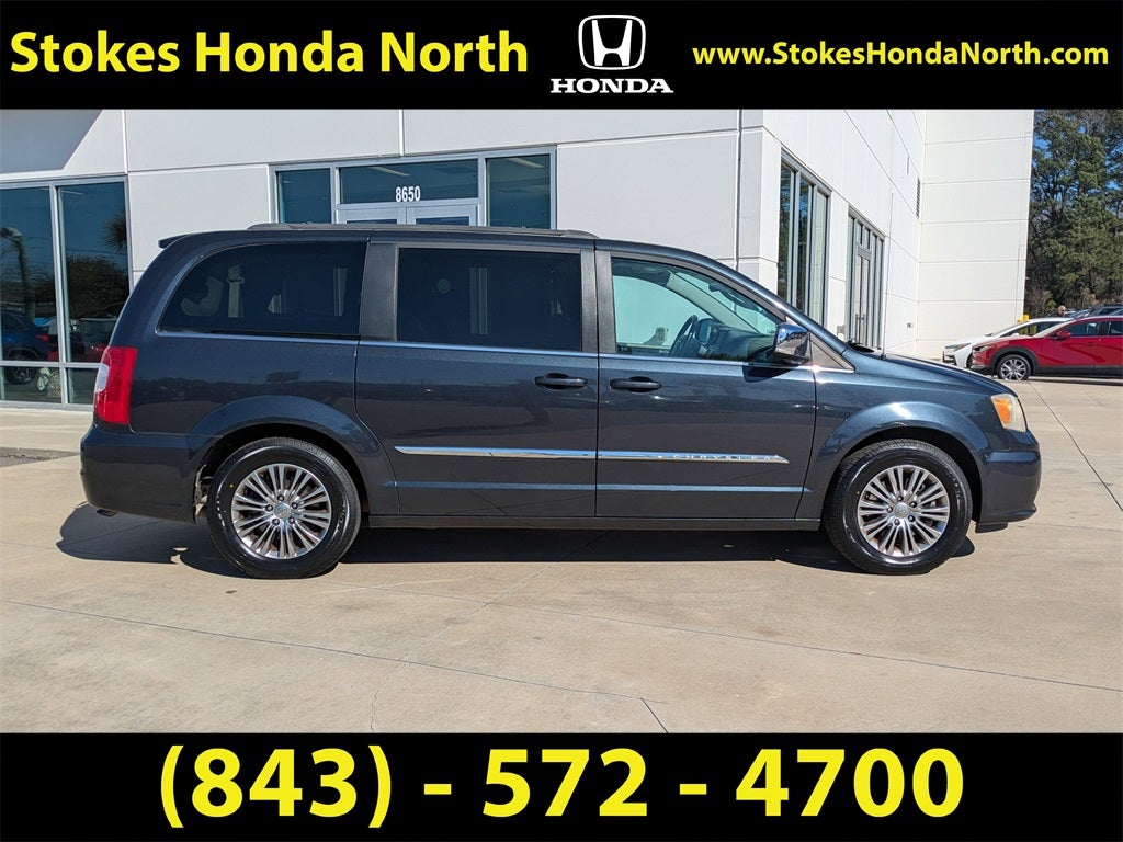 2014 Chrysler Town & Country Touring-L