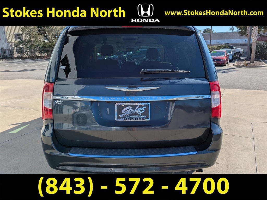 2014 Chrysler Town & Country Touring-L