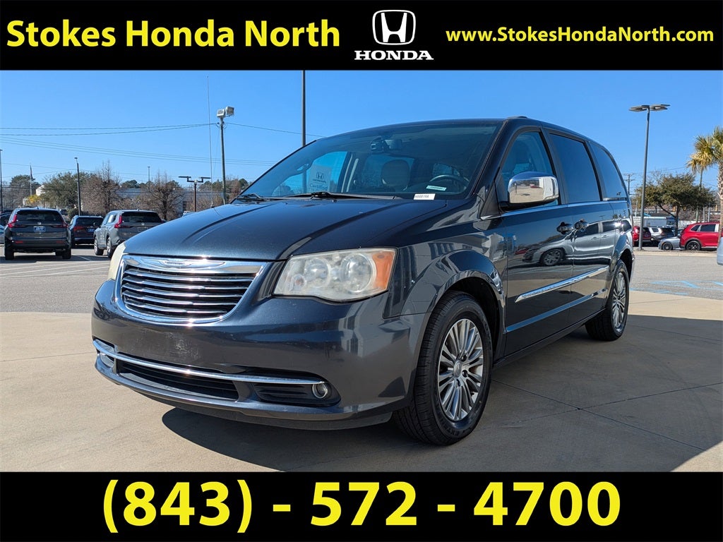 2014 Chrysler Town & Country Touring-L