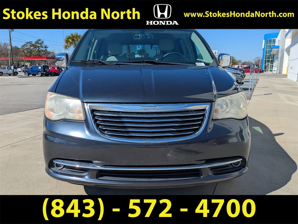 2014 Chrysler Town & Country Touring-L