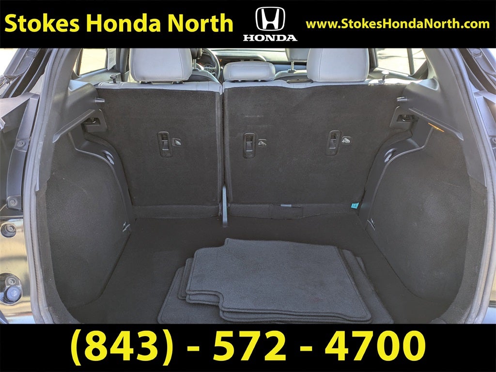 2022 Nissan Kicks SR