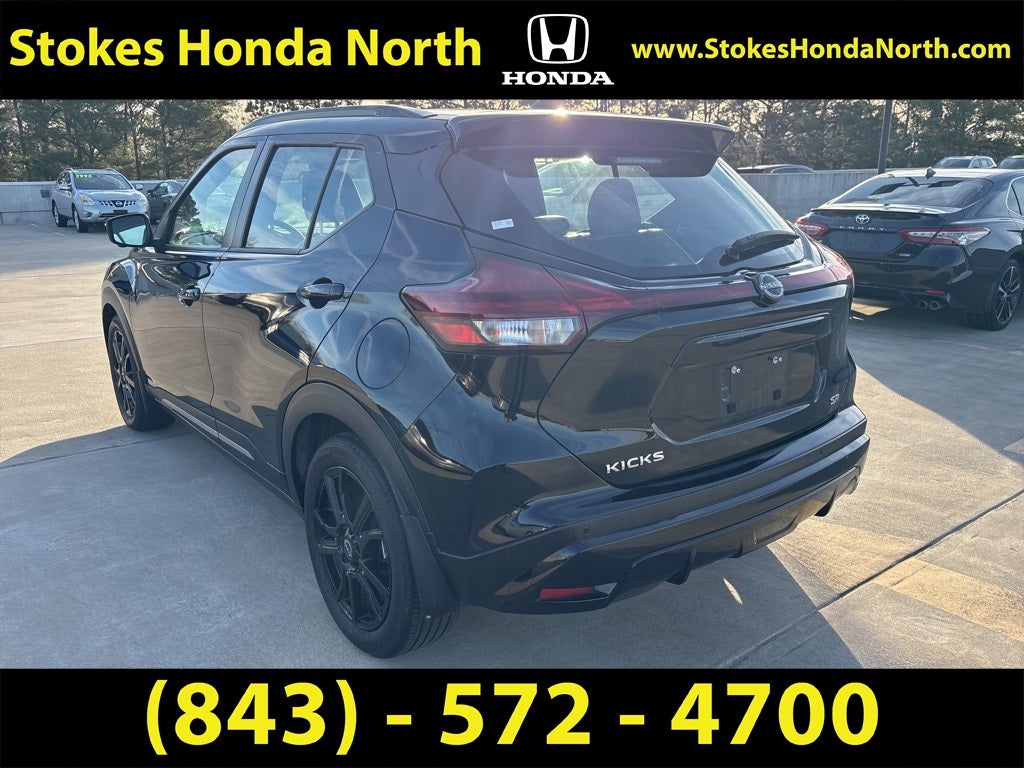 2022 Nissan Kicks SR