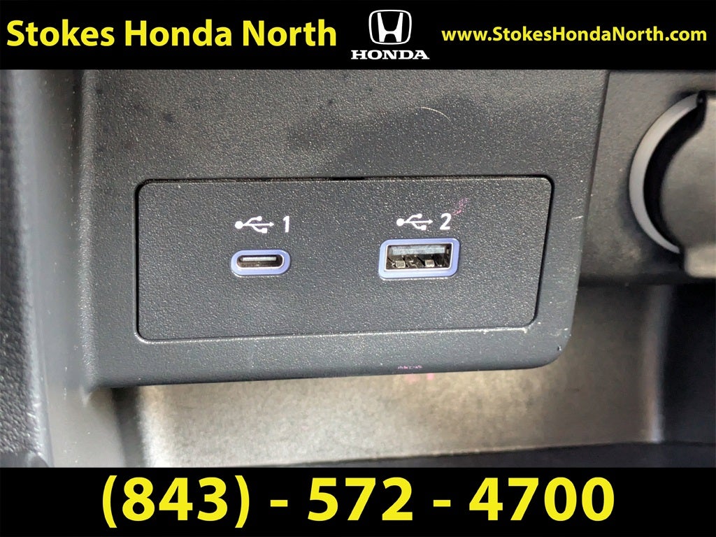 2022 Nissan Kicks SR