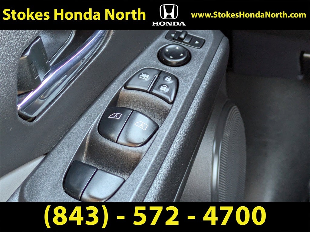 2022 Nissan Kicks SR