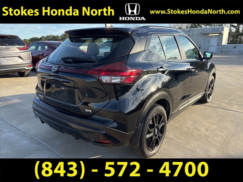 2022 Nissan Kicks SR