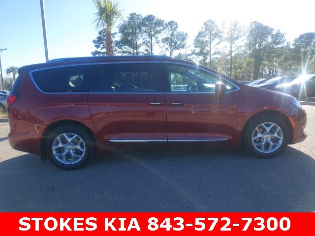 2017 Chrysler Pacifica Touring L Plus