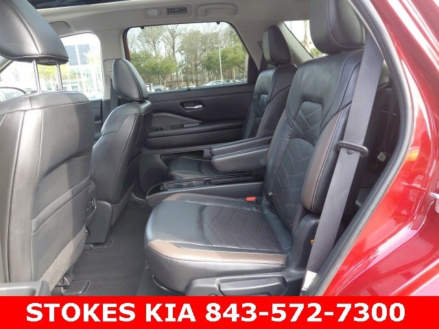 2022 Nissan Pathfinder Platinum