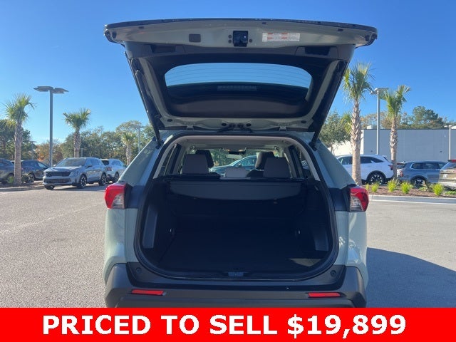 2020 Toyota RAV4 Hybrid XLE