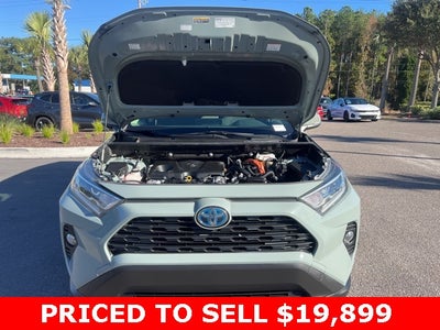 2020 Toyota RAV4 Hybrid XLE