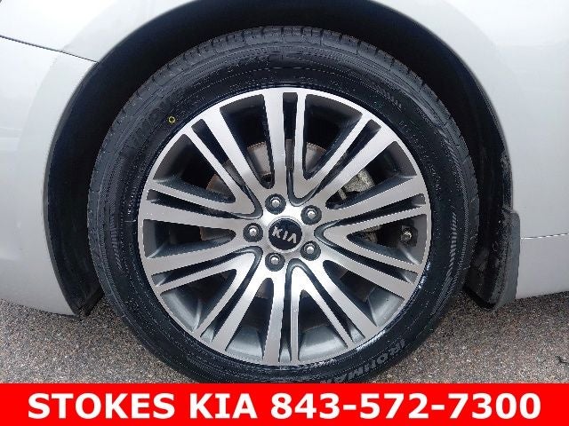 2016 Kia Cadenza Base