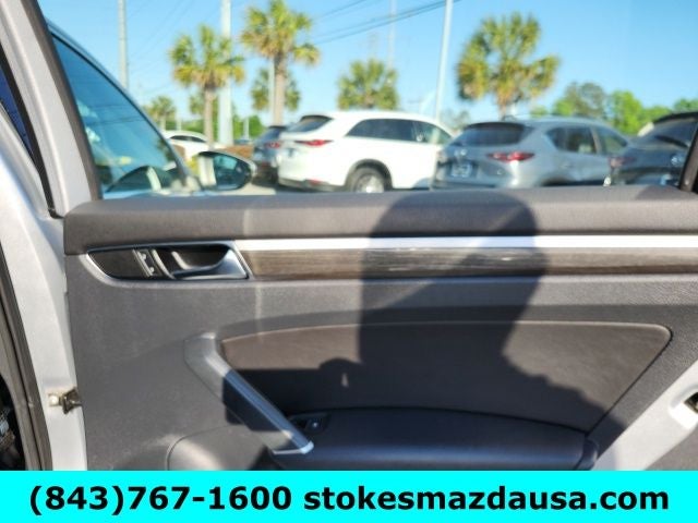 2017 Volkswagen Passat 1.8T SE w/Technology