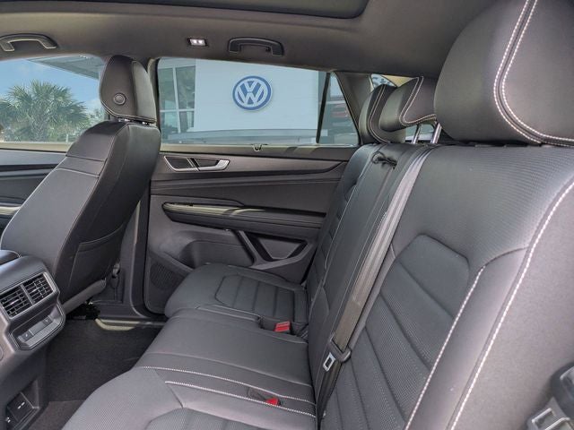 2026 Volkswagen Atlas Cross Sport 2.0T SEL R-Line Black