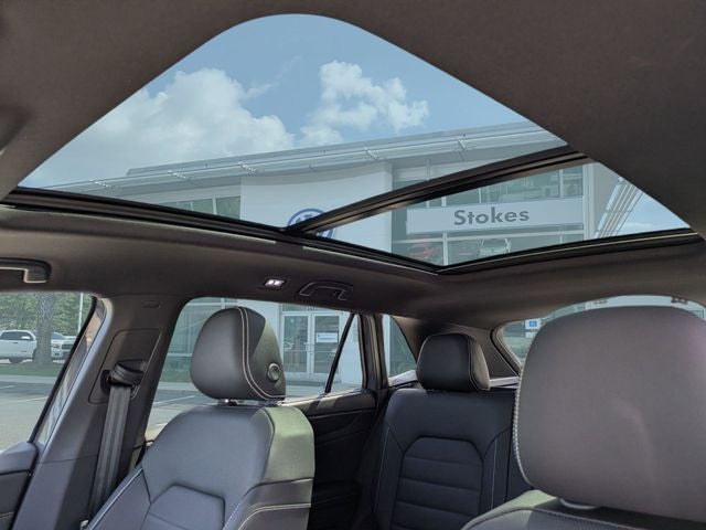 2026 Volkswagen Atlas Cross Sport 2.0T SEL R-Line Black