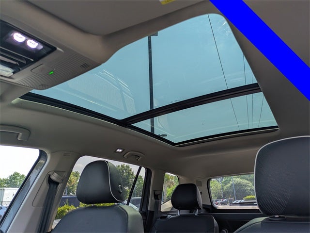 2025 Volkswagen Atlas 2.0T SEL Premium R-Line