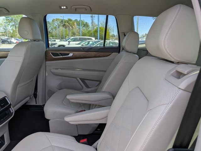 2025 Volkswagen Atlas 2.0T SE w/Technology