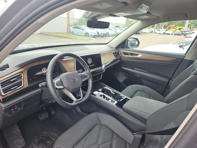2025 Volkswagen Atlas 2.0T SE w/Technology