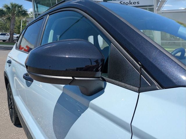 2026 Volkswagen Taos SE Black FWD