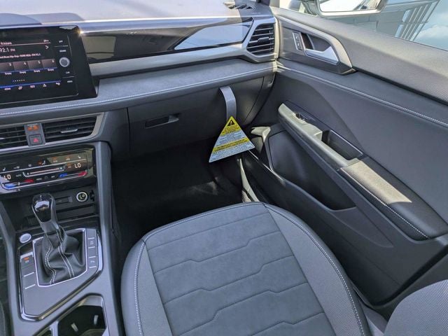2026 Volkswagen Taos SE Black FWD