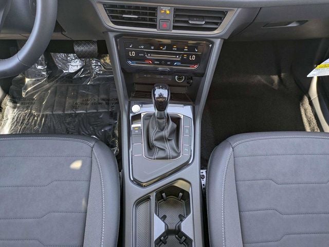 2026 Volkswagen Taos SE Black FWD