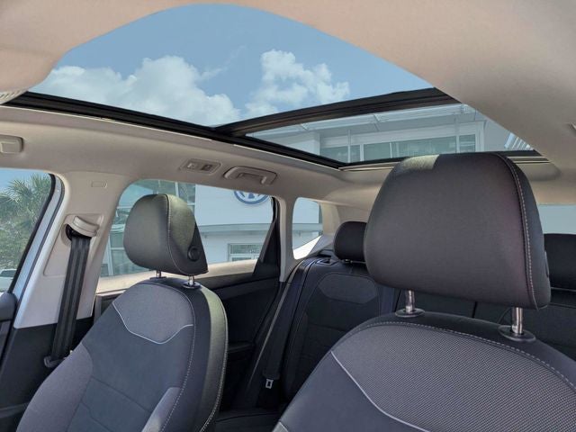 2026 Volkswagen Taos SE Black FWD