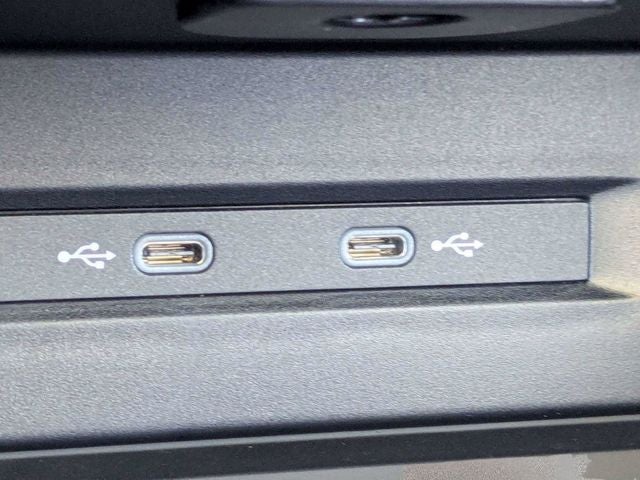 2026 Volkswagen Taos SE Black FWD