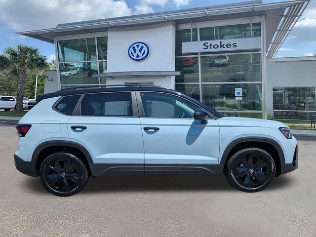 2026 Volkswagen Taos SE Black FWD