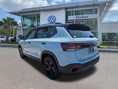 2026 Volkswagen Taos SE Black FWD