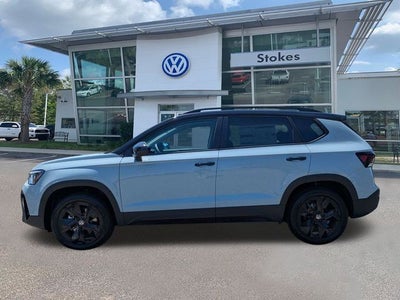 2026 Volkswagen Taos SE Black FWD