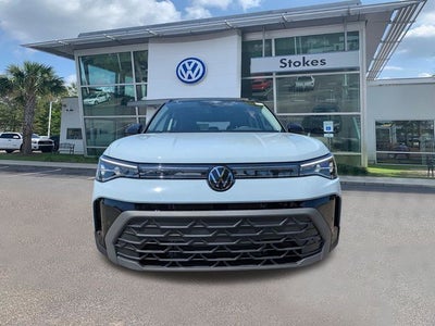 2026 Volkswagen Taos SE Black FWD