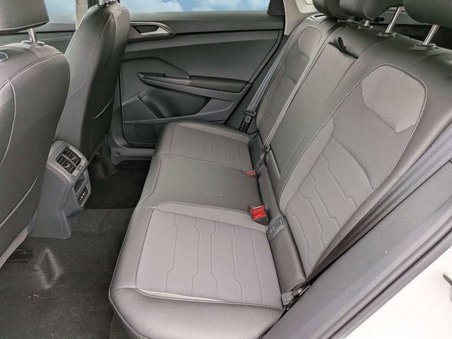 2026 Volkswagen Taos 1.5T SE Black