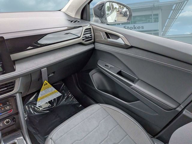 2026 Volkswagen Taos 1.5T SE Black