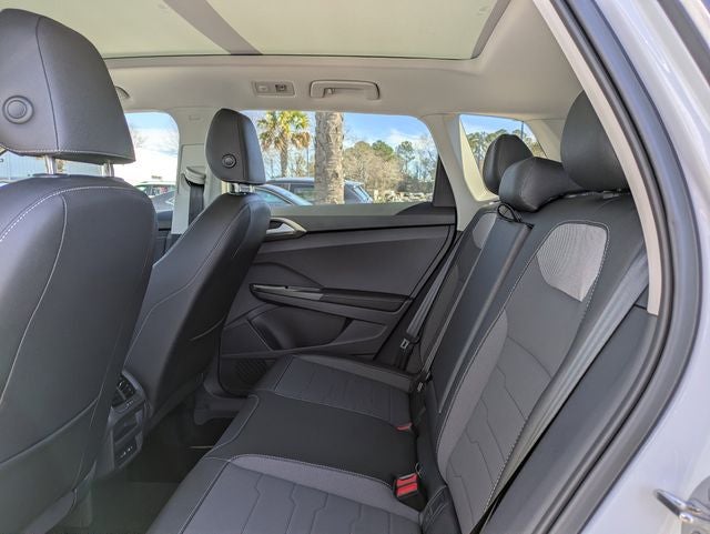 2026 Volkswagen Taos 1.5T SE Black