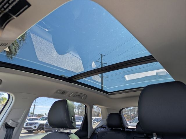 2026 Volkswagen Taos 1.5T SE Black